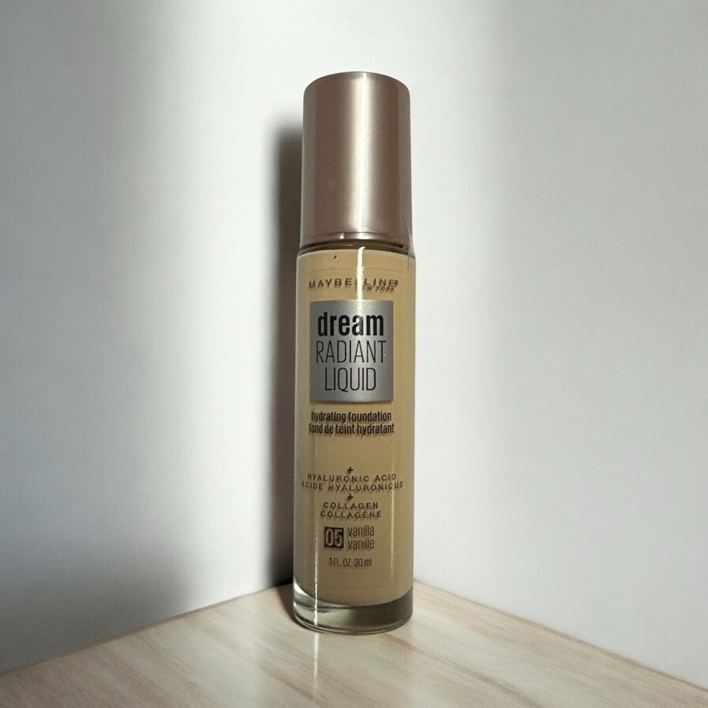 Maybelline Dream Radiant Liquid Foundation - Vanilla